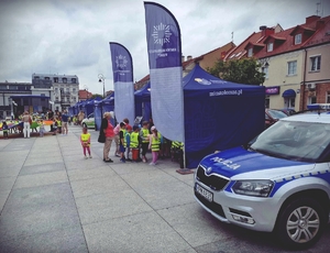 policjanci na Miejskim Dniu Dziecka