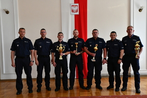 laureaci turniejów policyjnych podczas wojewódzkich eliminacji do XXVIII Ogólnopolskich Zawodów Policjantów Prewencji Turniej Par Patrolowych - &quot;Patrol Roku&quot;, XIV Ogólnopolskich Zawodów Policjantów Dzielnicowych &quot;Dzielnicowy Roku&quot; oraz XXI finału Kynologicznych Mistrzostw Policji. Wyłonieni laureaci będą teraz reprezentować nasze województwo na finałach ogólnopolskich.