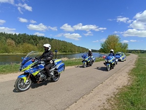 motocykliści