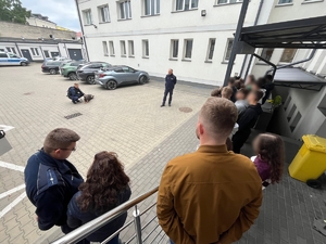 Młodzież w jednostce policji