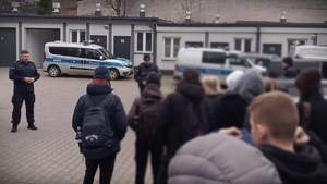 Młodzież z wizytą u policjantów