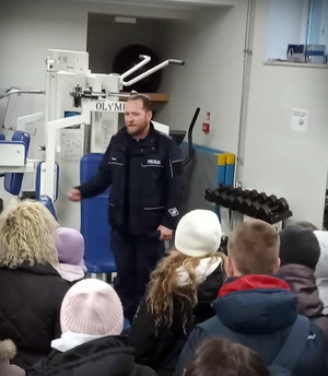 Młodzież z wizytą u policjantów